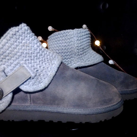 Woman's Knit Shiana Ugg Boots size 6 NWOT - Picture 3 of 10